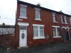 2 Bedroom End of Ter...